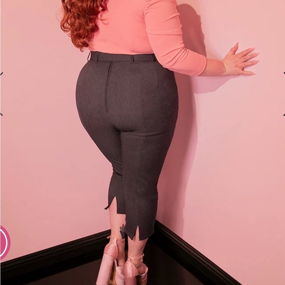 Vixen by Micheline Pitt faux denim Capris - Picture 2 of 6